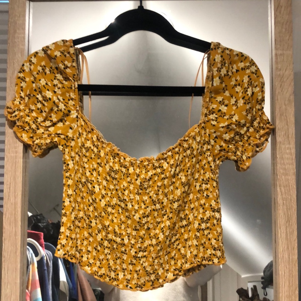 Cropped floral shirt